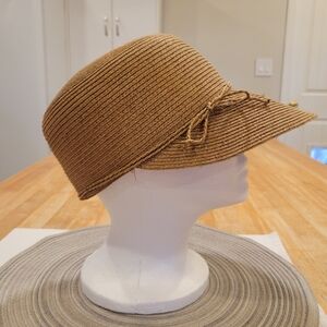 👒EUC~ AUGUST ELEGANT SUN HAT